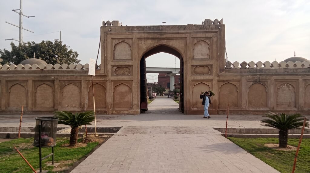 Architecture and design of Lahore Shalamar Bagh